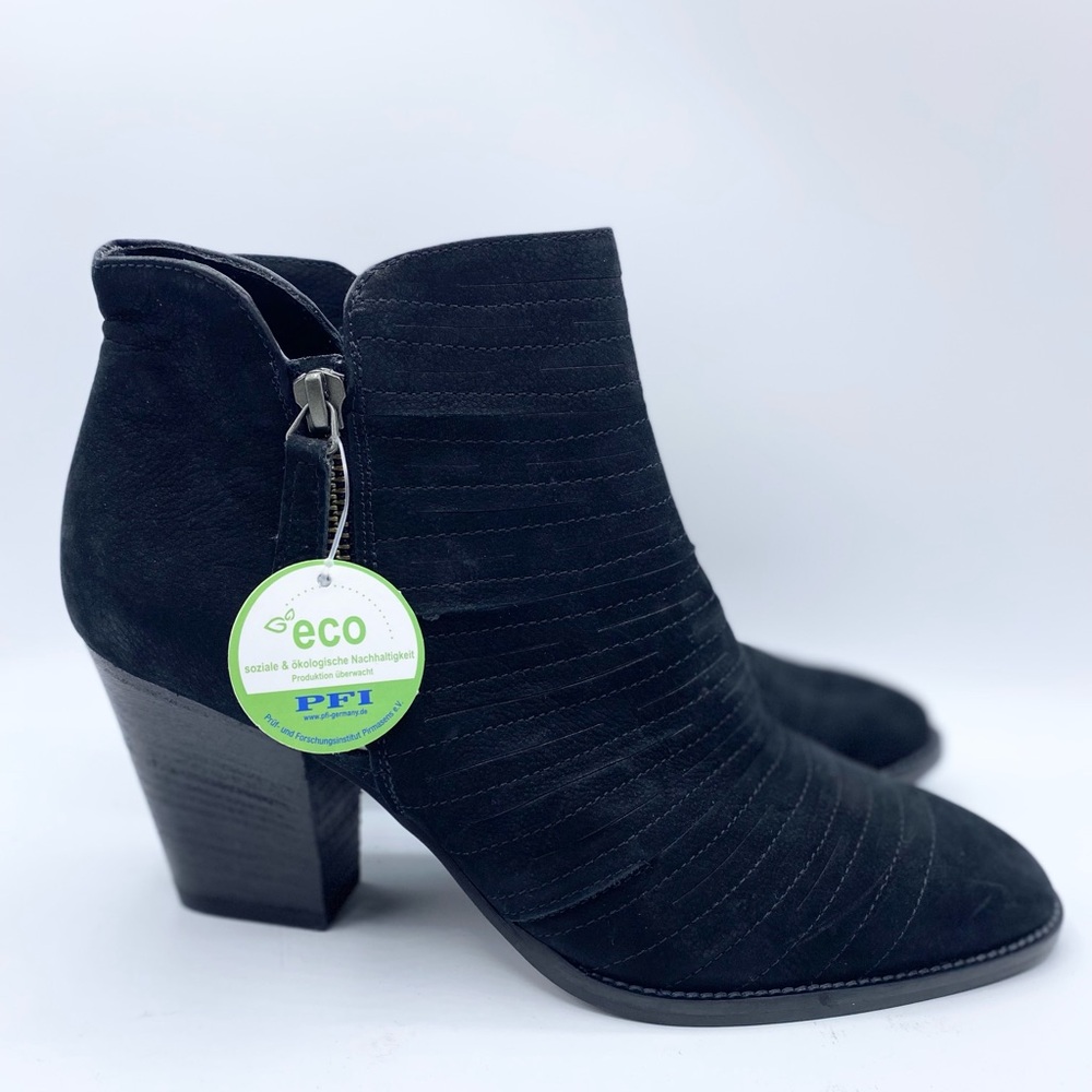 PAUL GREEN Malibu Sliced Zip Bootie
Black‎ SIZE 8.5 US New Without Box
